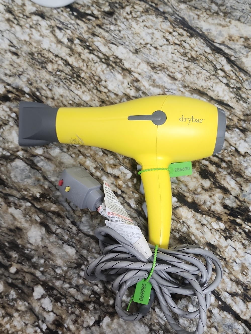 Drybar Buttercup 1900 Watt Blowdryer. 9 Foot Cord!